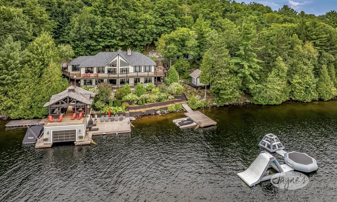 Rosseau Cottage | Priceless views at this 6 bed, 5 bath Cottage + 1 bed Bunkie