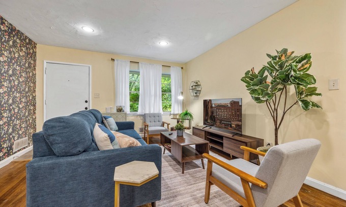 Lindridge-Martin Manor Apartment | Prime Buckhead location w/Parking