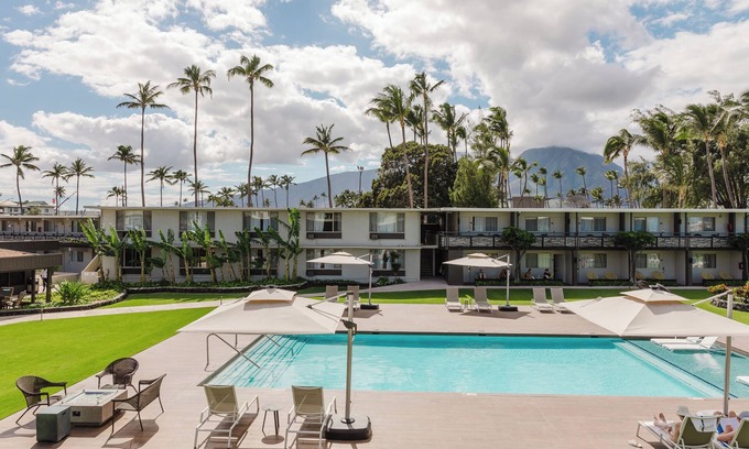 Kahului Hotel | Prime Location! Pool, Near Kanaha Pond State Wildlife Sanctuary!