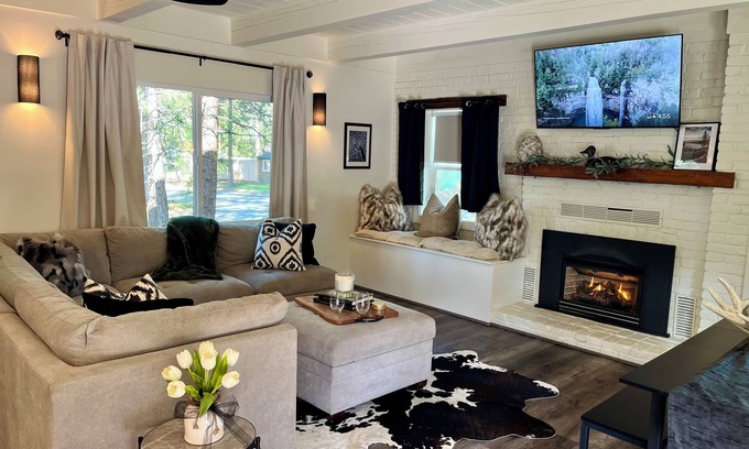 South Lake Tahoe House | Prime Location! Fully Remodeled! Cozy and Chic!