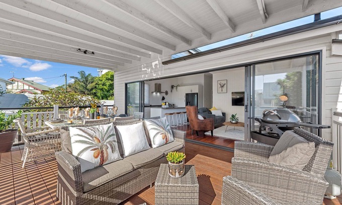 Scarborough Apartment | "Prime Position" - Scarborough Q 4020