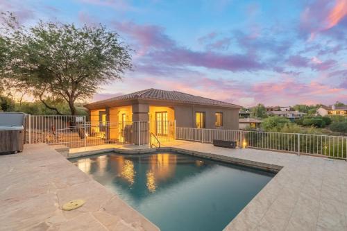 Fountain Hills House | Primrose Palace Fountain Park Pool Hot tub