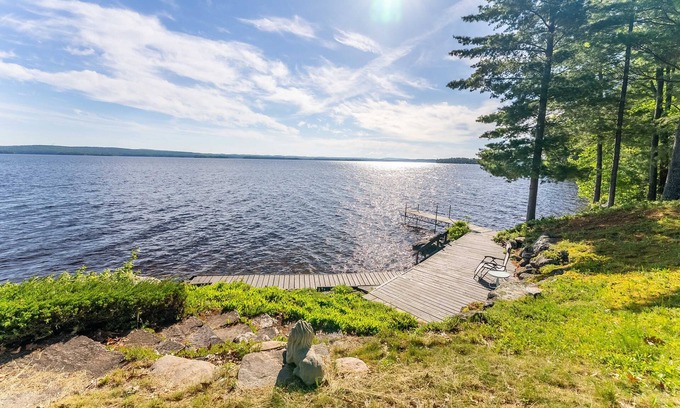 Killaloe Cottage | PRISTINE ROUND LAKE WITH EXPANSIVE LAKE VIEWS.