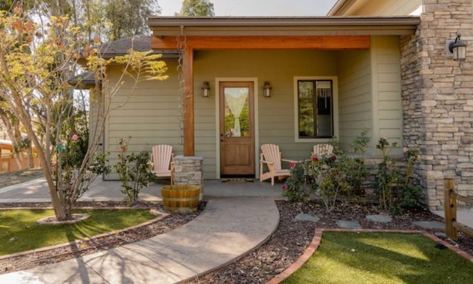 Escondido House | Private 2 bedroom apt in new craftsman ranch!