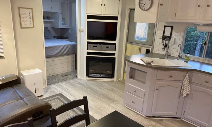 New London House | Private 2-bedroom camper at lakefront resort with wifi, pool, beach, mini golf