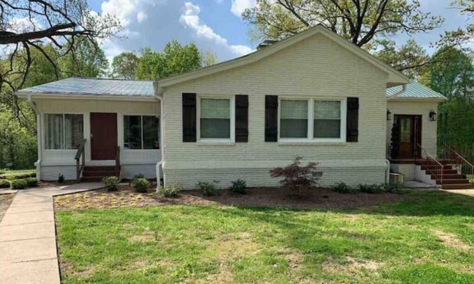 White Bluff House | Private 3 BR Home on 17 Wooded Acres with Easy Access to Nashville