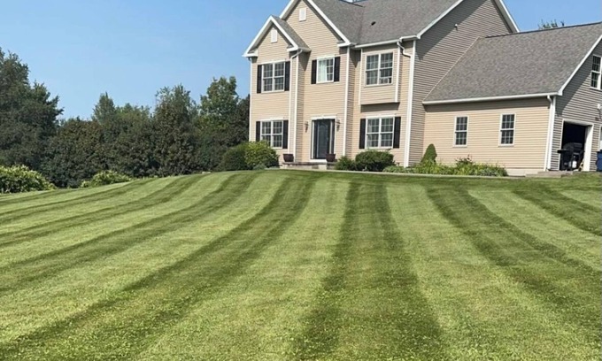 Pompey House | Private 4-bedroom house on a golf course…15 minutes to Syracuse University