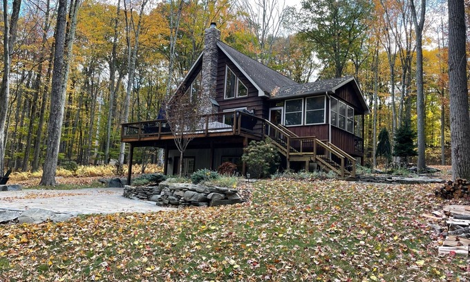 Lakeville Cabin | Private and Cozy Lake Wallenpaupack Retreat