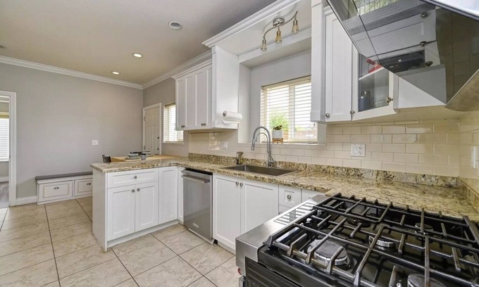 Burnaby House | Private and modern House in central location