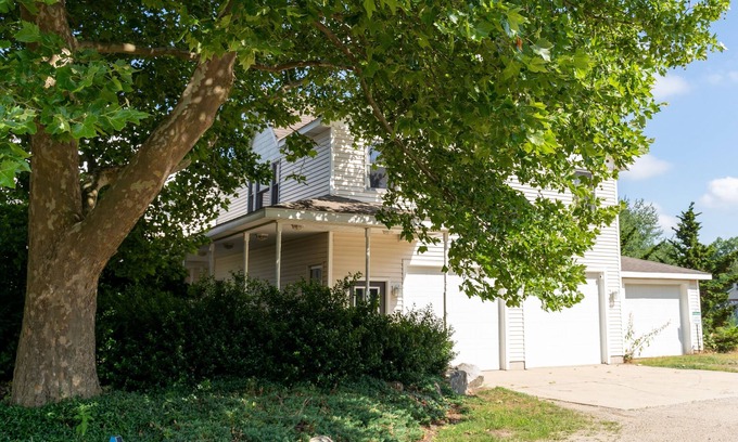 Fennville Apartment | Private And Secluded Rental On the Kalamazoo River - Saugatuck-Douglas-Fennville
