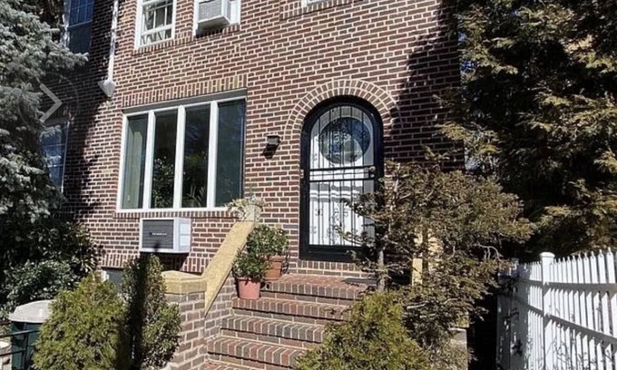 Bay Ridge Apartment | Private Apartment in Bay Ridge Brooklyn NY, with off street parking, near subway