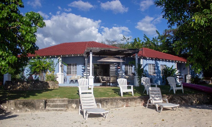 Belmont House | Private Beach Front Villa with Pool