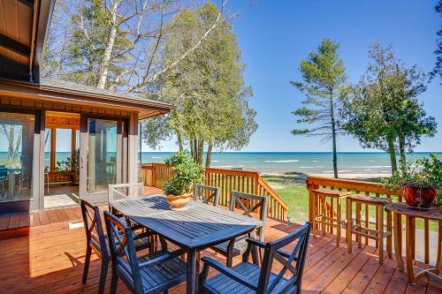 Oostburg House | Private Beach on Lake Michigan Oostburg Home