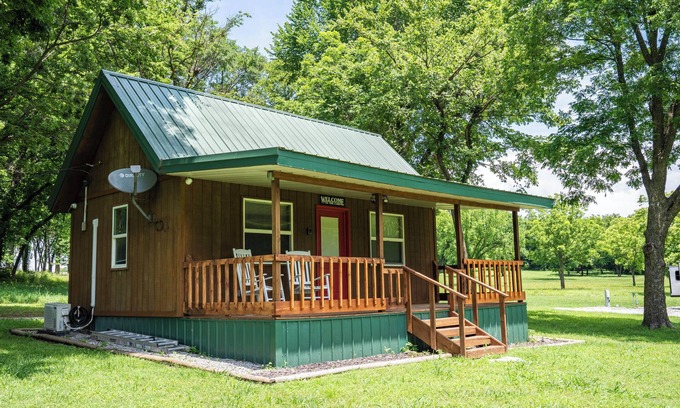 Grove Cabin | Private Cabin by Pond