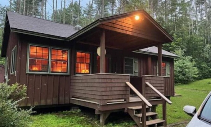 Wolfeboro Cabin | Private Cabin Getaway in the Woods Rockland