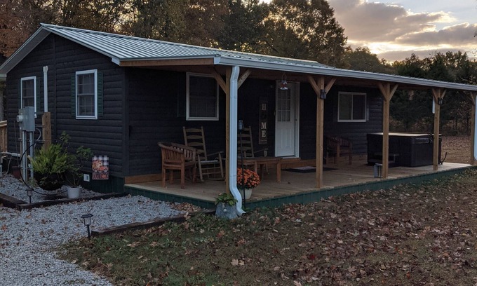 Columbia Cabin | Private cabin located on 7 acres in the country