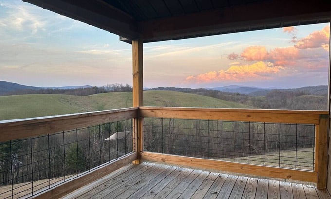 Mouth of Wilson Cabin | Private Cabin & Views@GraysonHighlands