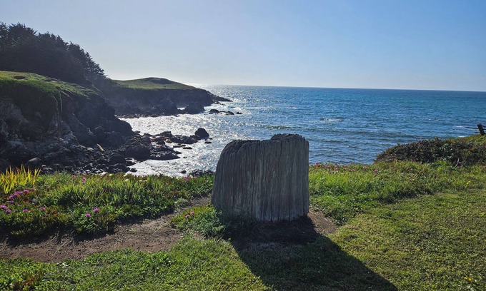 Fort Bragg House | Private Cove& Beach, Great House For Entertaining, optional Wedding Venue