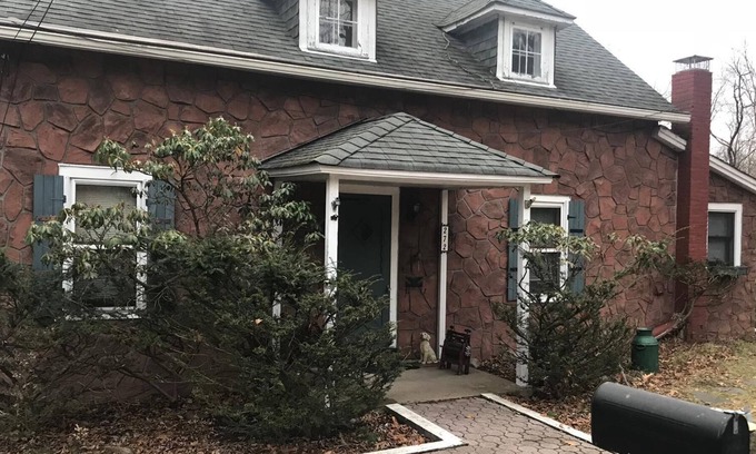 Town of Ramapo Cottage | Private Cozy Cottage in New Hempstead