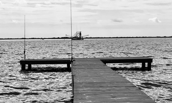 Palacios House | Private fishing pier and a beautiful view!