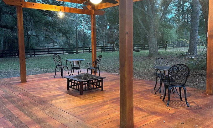 Havana Cottage | Private Gated Cottage 1,700 sqft hot tub, garden, oak and fruit trees.