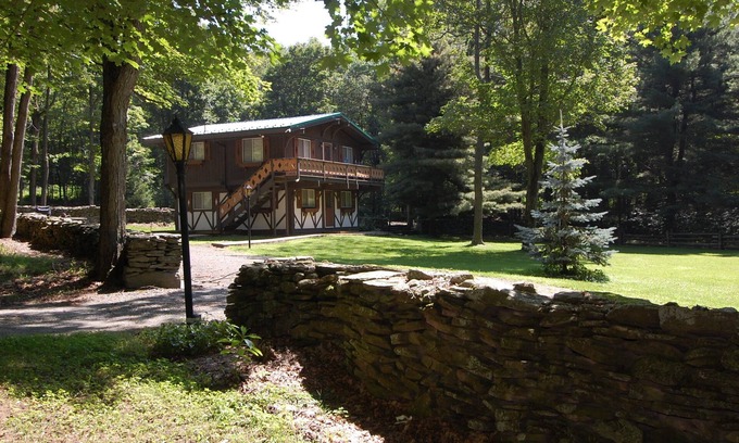 Union Dale Ski Chalet | Private Getaway one mile from base of Elk Mountain Resort