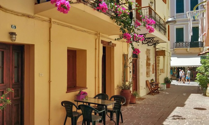 Old Town Apartment | Private Ground Floor Studio Apart 4/5 persons in the Venetian old town Chania