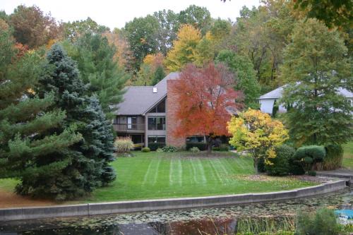 New Franklin Apartment | Private Guest Suite on the Portage Lakes