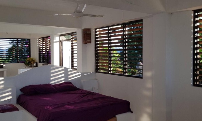 Orange Bay Apartment | Private hilltop jungle retreat