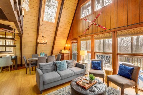 Charter Hills House | Private Hot Tub Cabin 1 Mi to Beech Mountain!