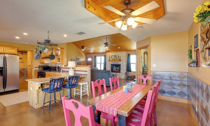 Baird House | Private Hot Tub & Pickleball Court: Baird Home!