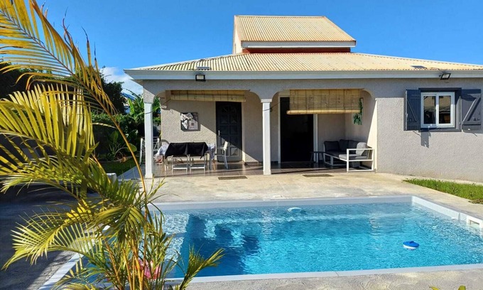 Lamentin Villa | Private House Castel