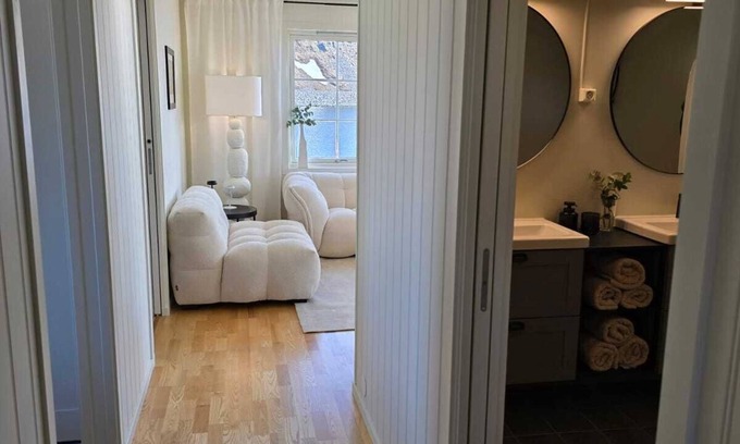 Nordkapp House | Private house with jacuzzi in the fishing village near by North Cape