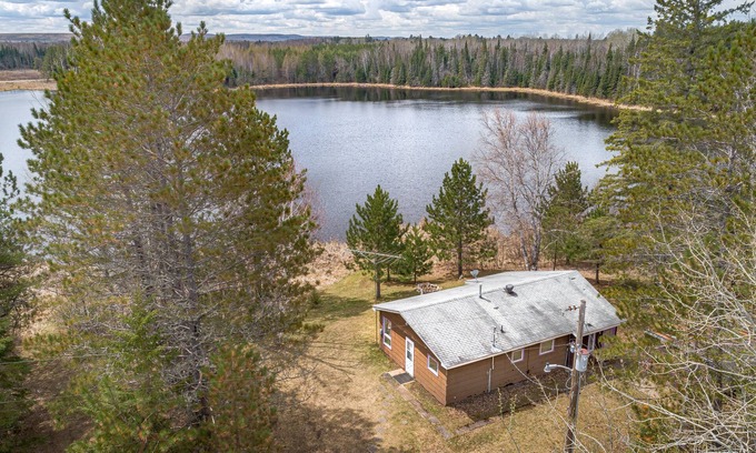 Waasa Township House | Private Lodge on Private Lake, Embarrass MN. Boat & Motor Cable WiFi Internet