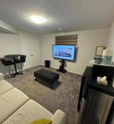 Transcona Apartment | Private luxury Guest Suite in Winnipeg, Separate Entrance and Free Parking