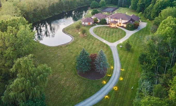 Medina House | Private mansion not too far from the downtown area!