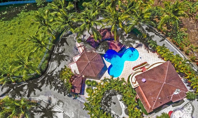 Higuey Villa | Private Montaña Pool Villa with Horseback Riding