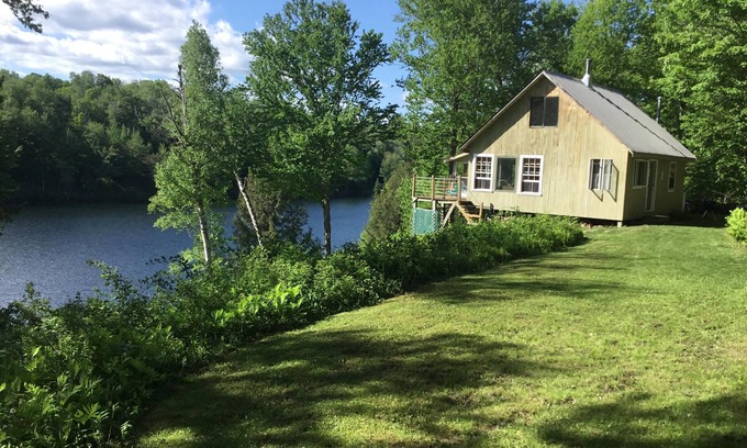 Eden Cabin | Private Mountain Pond Cabin