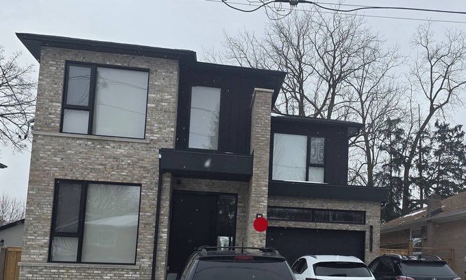 Halton Regional Municipality Apartment | Private, Natural Light and High Ceiling Unit