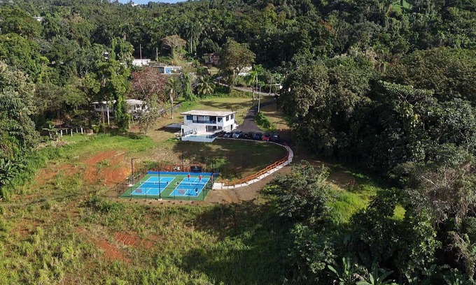 Zarzal House | Private Pickleball Oasis + Pool – 15 Min to Beaches & El Yunque, 30 Min Airport