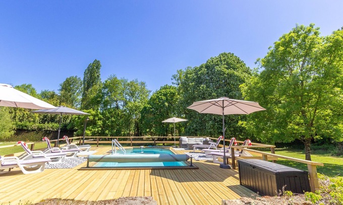 Levignac-de-Guyenne House | Private pool and decking, large garden, games room, short drive to town /shops
