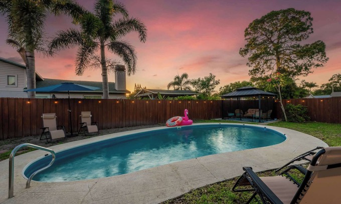 Pinellas Park House | Private Pool 15 Mins to Beach & Downtown St. Pete