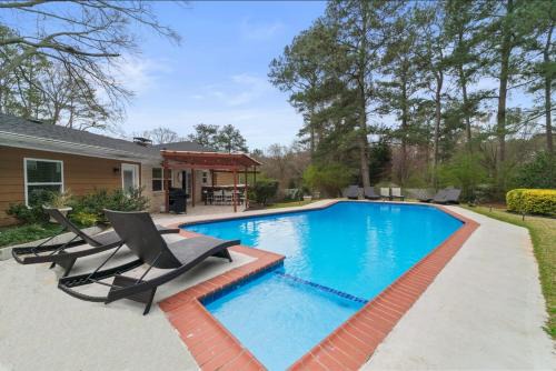 Decatur House | Private Pool ATL w Grill and Outdoor Dining