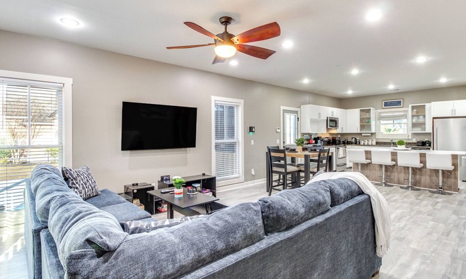 Eden House | Private Pool & Game Room: Home Near Savannah
