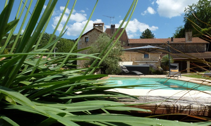 Sourzac House | Private pool/Open-air spa/Cocooning ambience/Total relaxation guaranteed