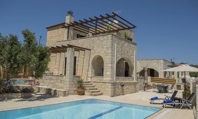 Koulkouthiana Villa | Private pool ★ Stone villa ★ BBQ ★ 3 bedrooms ★ Quiet and Nature