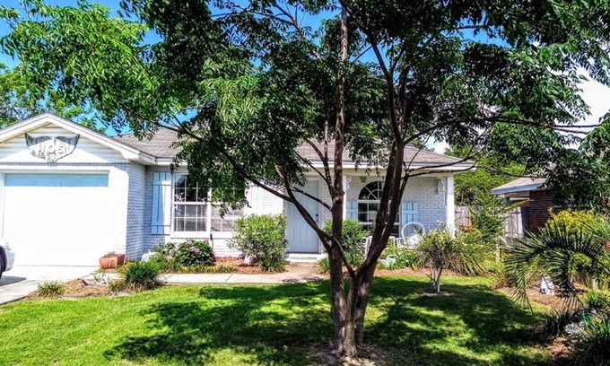 Kiska Beach House | Private Pool,Pet friendly,3 Blocks to Beach,5 Minutes to 30a and Pier Parknnnnnn