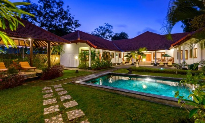 Jimbaran Bay Villa | Private Pool Villa with Huge Garden!