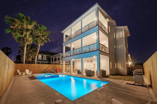 Port Aransas House | Private PoolHot Tub Near the Beach Gulf Glimpse Marlin Cove by AvantStay