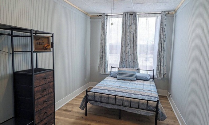 Robinson Apartment | Private Queen-Sized Studio Room